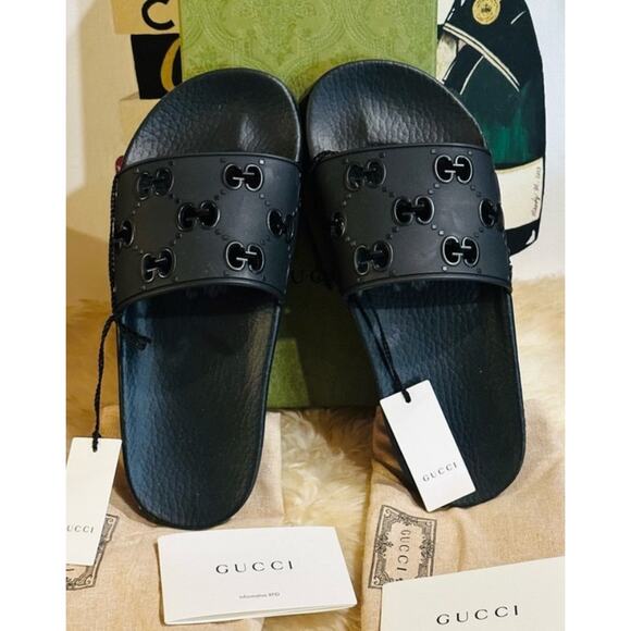 Gucci GG Jumbo Embossed Rubber Sandle - Picture 1 of 5